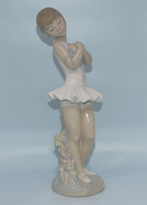 nao-by-lladro-figure-ballet-girl-0196