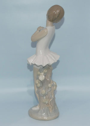 nao-by-lladro-figure-ballet-girl-0196