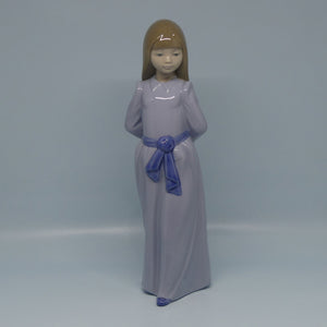 nao-by-lladro-figure-girl-with-blue-ribbon-0353
