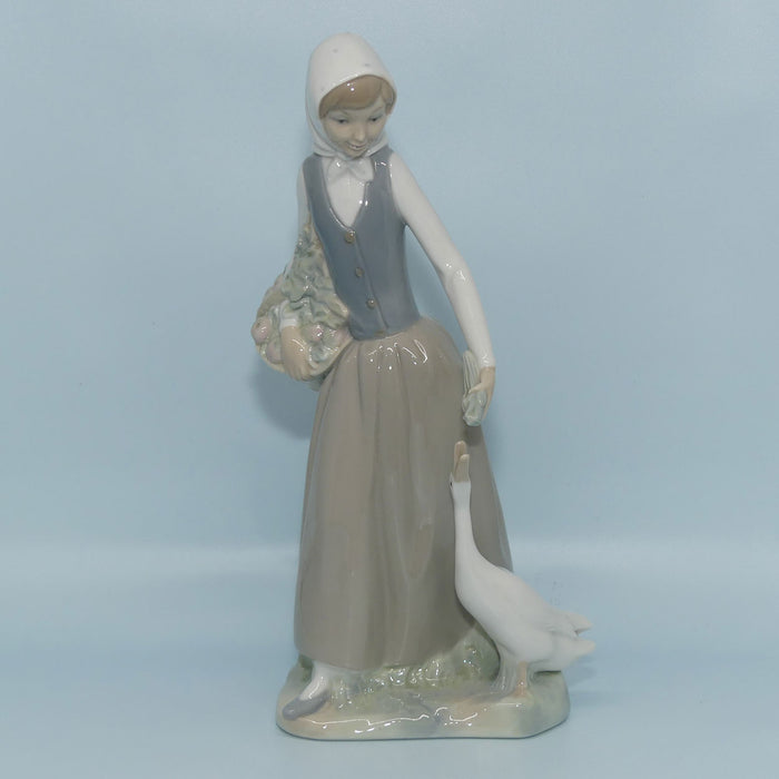Nao by Lladro figure Girl with Ducks #0026