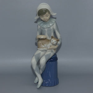 nao-by-lladro-figure-harlequin-with-cat