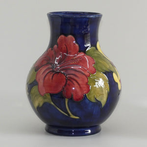 walter-moorcroft-hibiscus-blue-869-9-vase