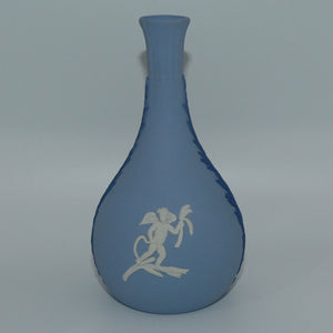 wedgwood-jasper-white-and-dark-blue-on-pale-blue-vase