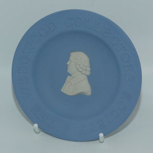 wedgwood-jasper-white-on-pale-blue-the-wedgwood-collectors-society-miniature-plate