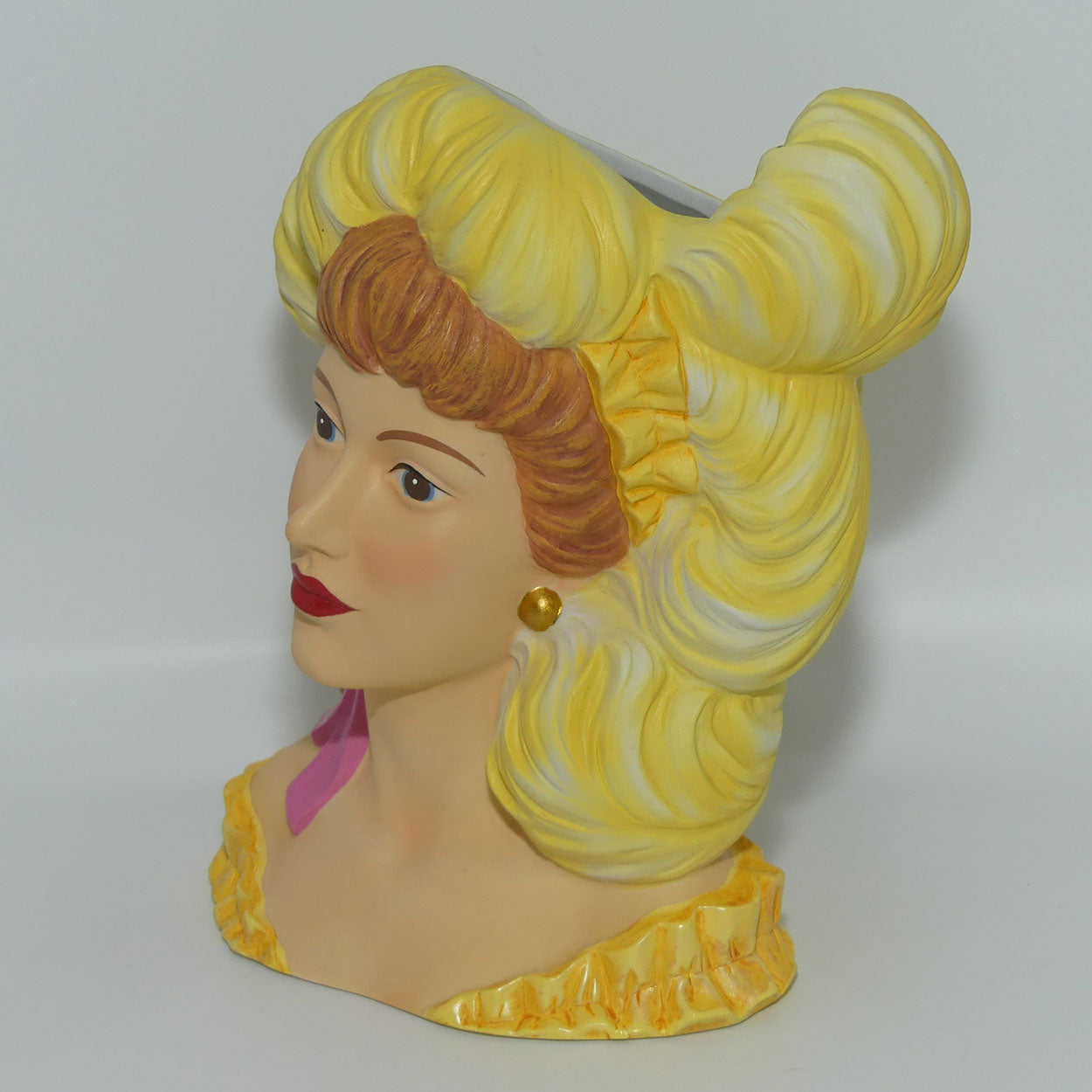 Jim Beam 2012 IAJBBSC Convention Lady Head vase Yellow Roundabout