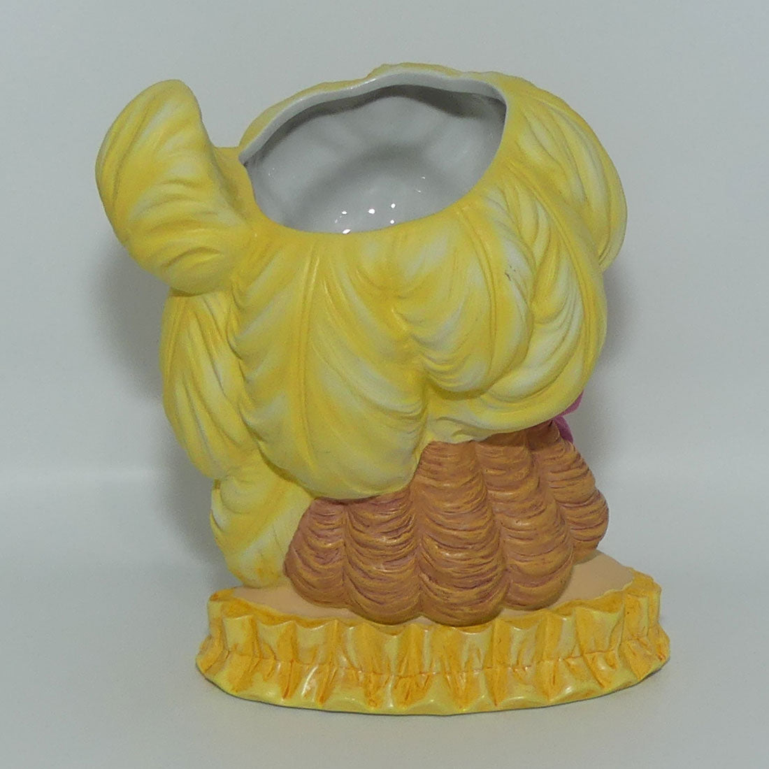 Jim Beam 2012 IAJBBSC Convention Lady Head vase Yellow Roundabout