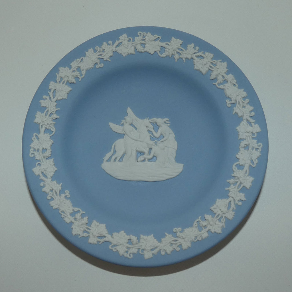 wedgwood-jasper-white-on-pale-blue-three-maidens-and-pegasus-miniature-plate