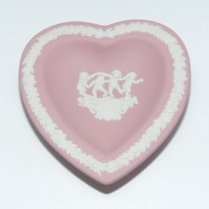 wedgwood-jasper-white-on-pink-putti-dancing-heart-dish