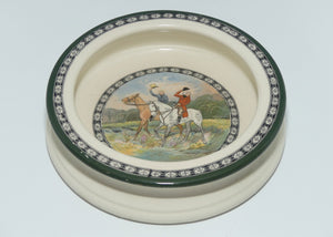 Royal Doulton Hunting | The Quorn Hunt baby plate D4468 | Scene 1 Two huntsmen, hats aloft | Issued 1924 - 1945