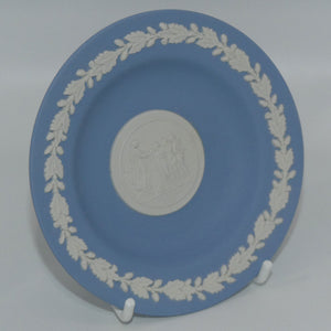 wedgwood-jasper-white-on-pale-blue-sydney-cove-medallion-miniature-plate